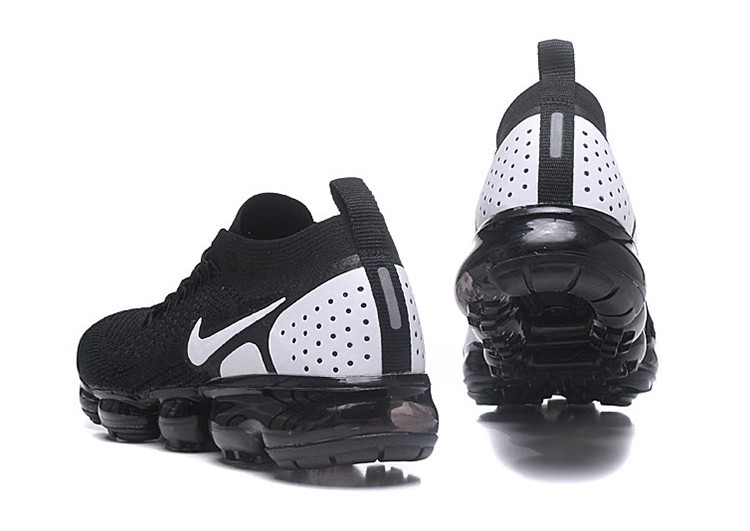 נעלי נייק-Nike Air VaporMax Flyknit 2.0W Black White – תמונה 3