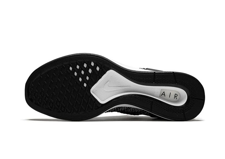 נעלי נייק-Nike Air Zoom Mariah Flyknit Racer Grey – תמונה 4