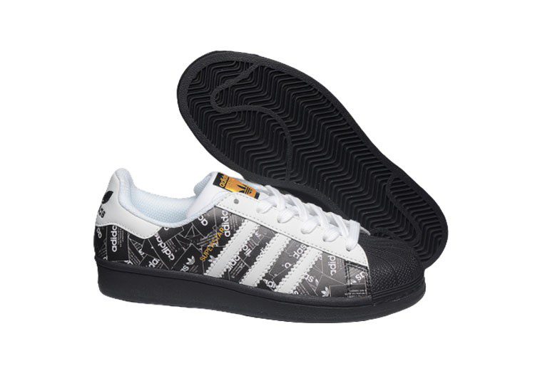 נעלי אדידס-ADIDAS Stan Smith - Black-Logo Print & Gold Logo – תמונה 8