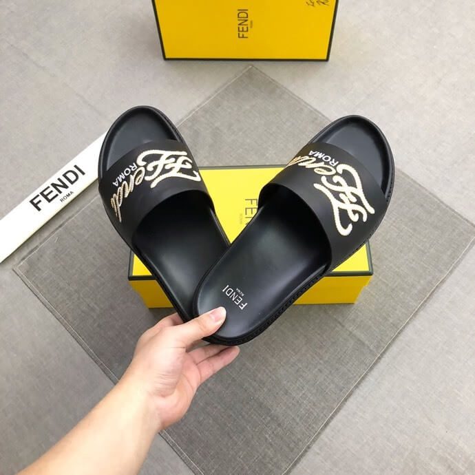 פנדי - FENDI SLIPPERS - Black & White – תמונה 7