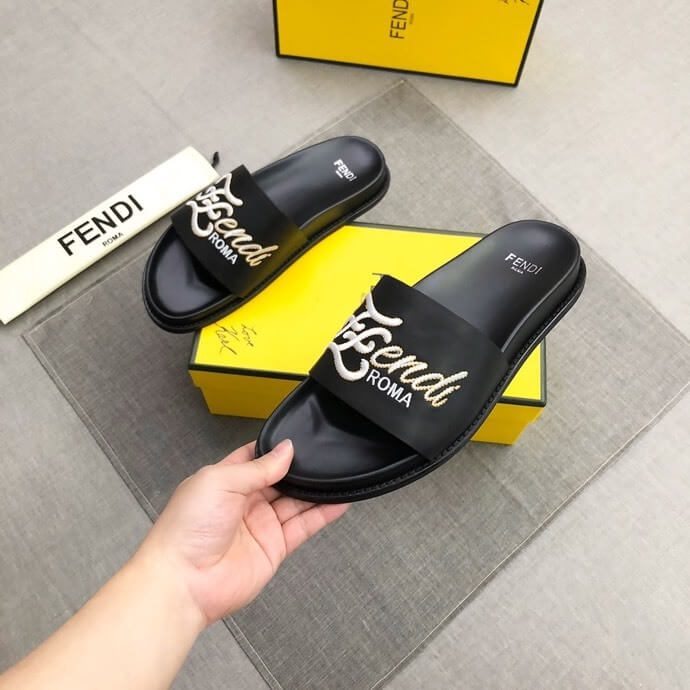 פנדי - FENDI SLIPPERS - Black & White – תמונה 8
