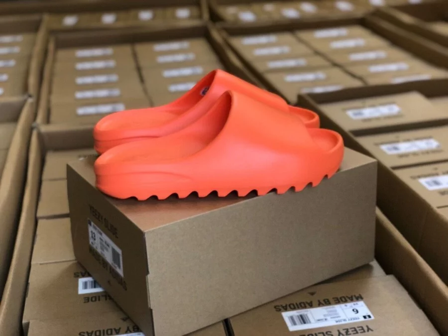 אדידס כפכפי ייזי Adidas Yeezy Slide Onyx ange – תמונה 3