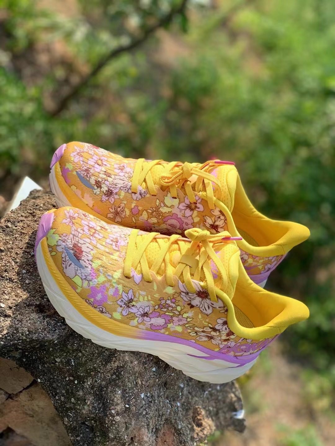 נעלי הוקה-HOKA ONE ONE Clifton 8 Yellow – תמונה 5