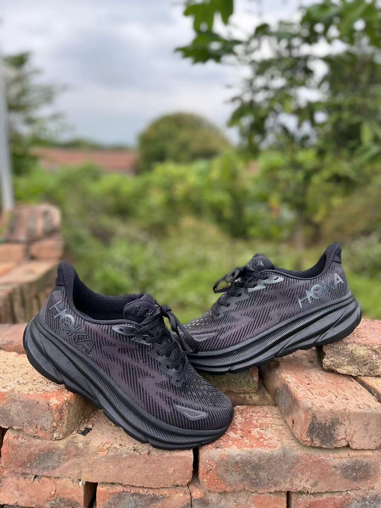 נעלי הוקה-HOKA ONE ONE Clifton 9 Black – תמונה 11