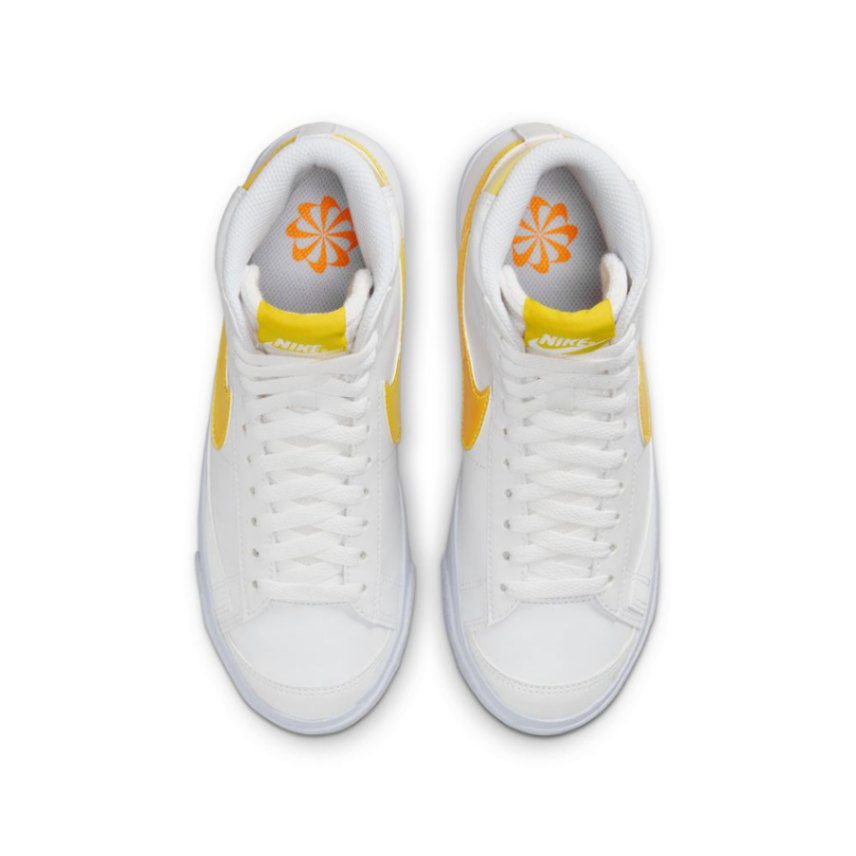 נייק בלייזר גבוהות- NIKE BLAZER MID '77 VINTAGE WHITE YELLOW – תמונה 4