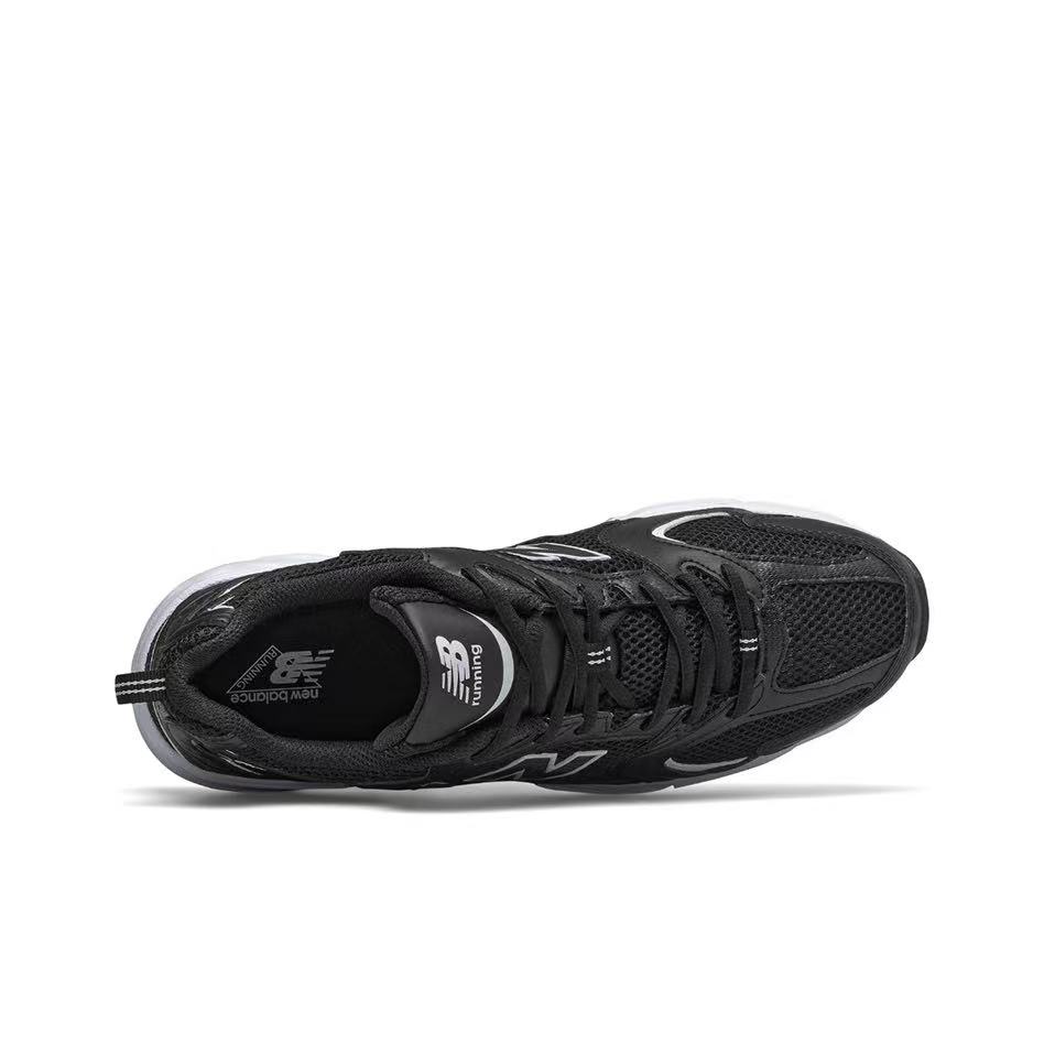  סניקרס ניו באלאנס NEW BALANCE 530 BLACK & WHITE – תמונה 2