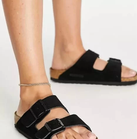 כפכפי בירקנשטוק | Birkenstock Arizona fur Suede Black – תמונה 4