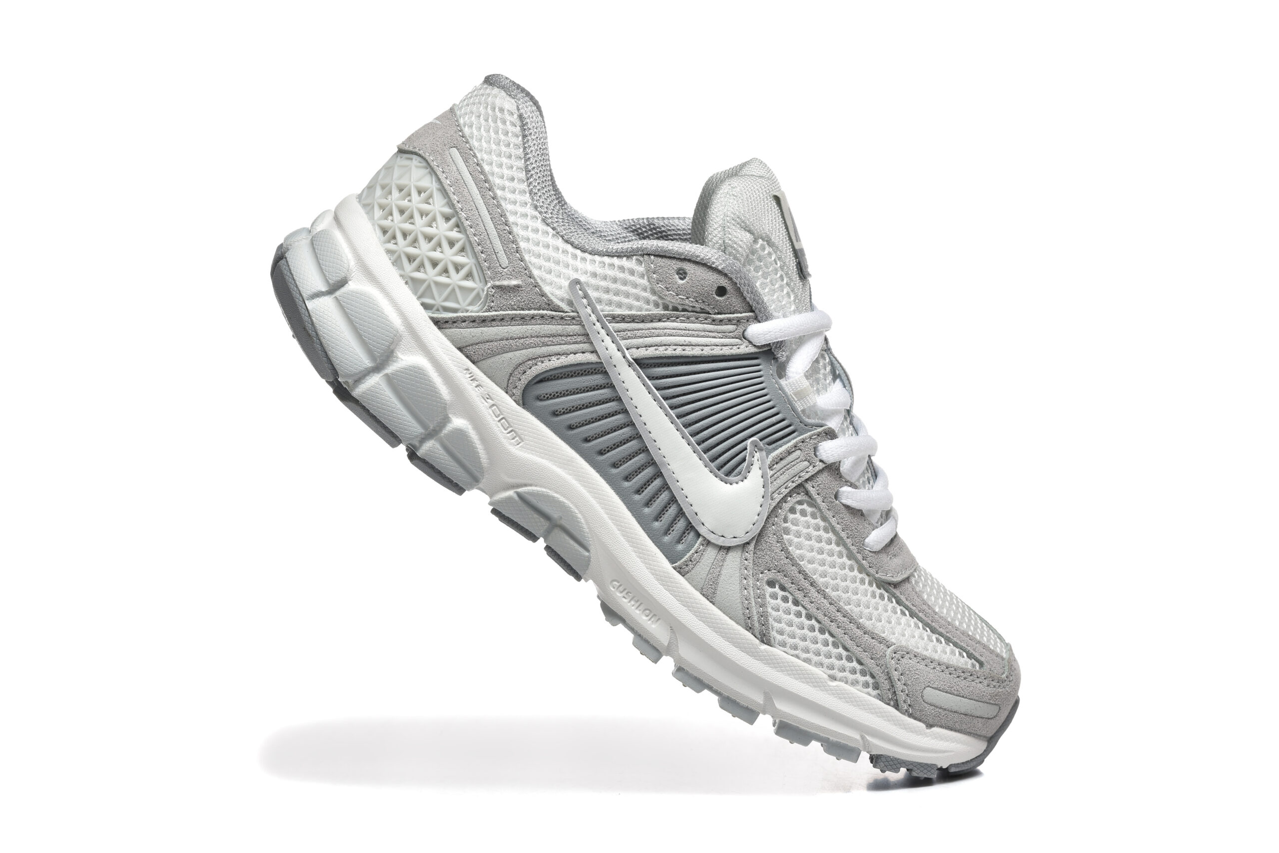 נעלי נייק-Nike Air Zoom Vomero 5 SILVER – תמונה 2