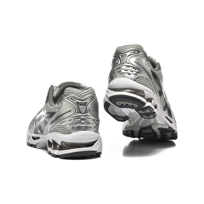 נעלי אסיקס - ASICS Novablast 4 SILVER WHITE MIX – תמונה 5